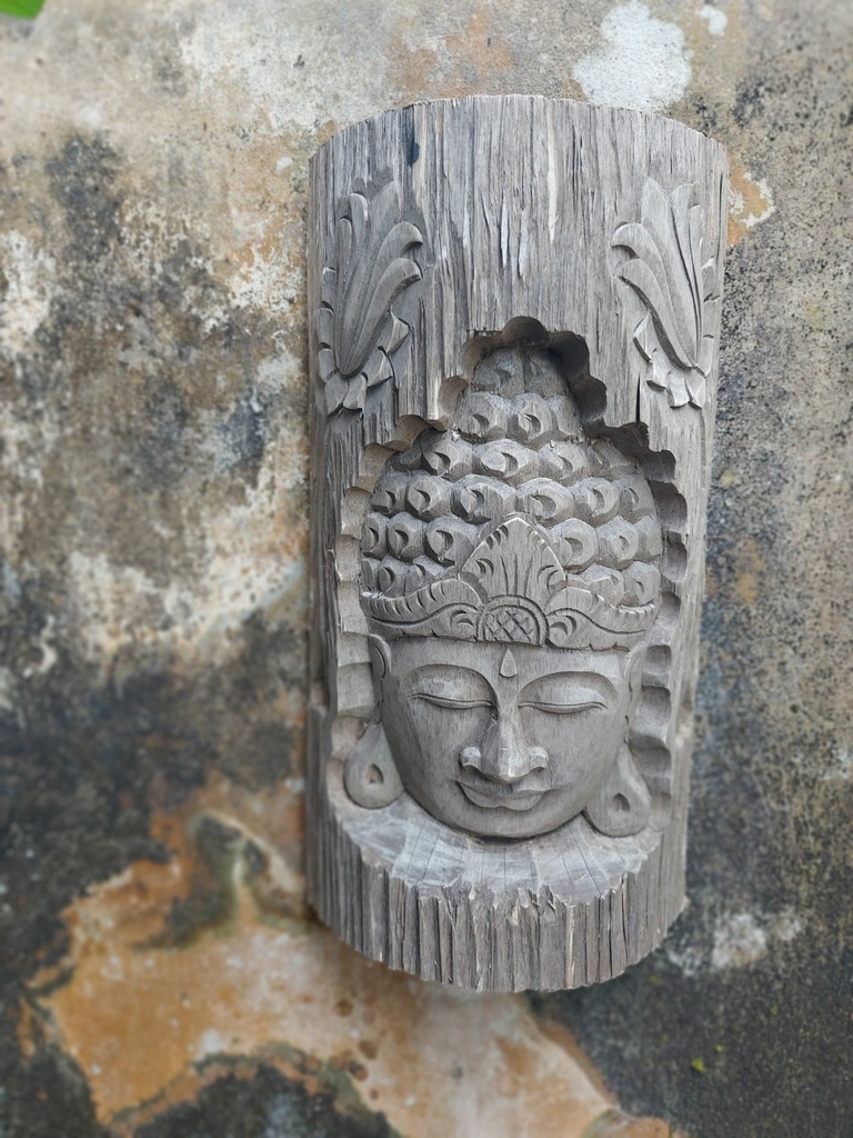 Schnitzkunst 'Buddha's Face' im Holzstamm, natur, H 40 cm, B 21 cm, T 9 cm